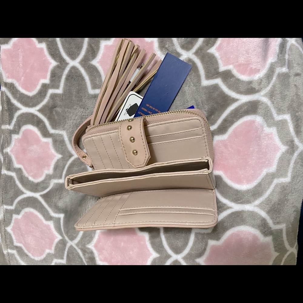 Satchel - Picture 2 of 3